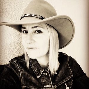 Meet your Posher, Carly